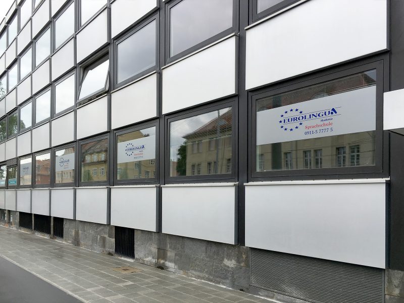Teilweise Folierung von Außenfenstern der Sprachschule Eurolingua